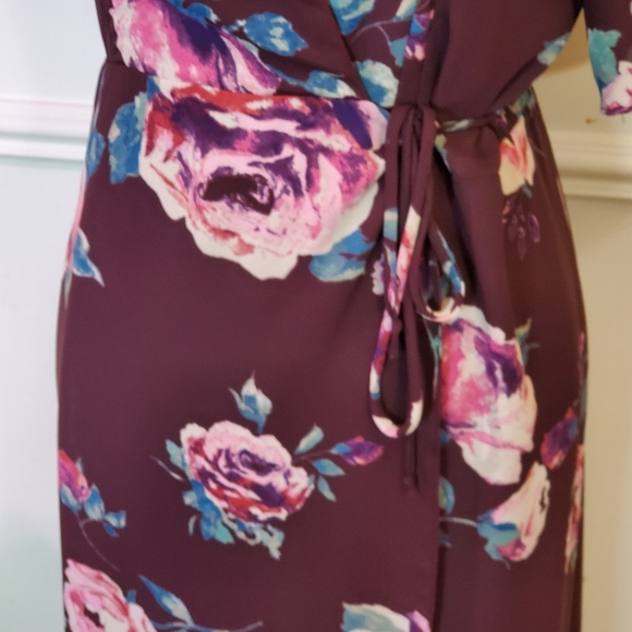 Everly Dark Purple/Pink Multi-Color Floral Wrap Midi Dress, Size Medium - Picture 12 of 16